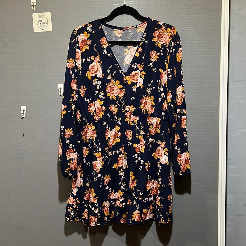 XL dress from Target. Very flowy and lightweight.